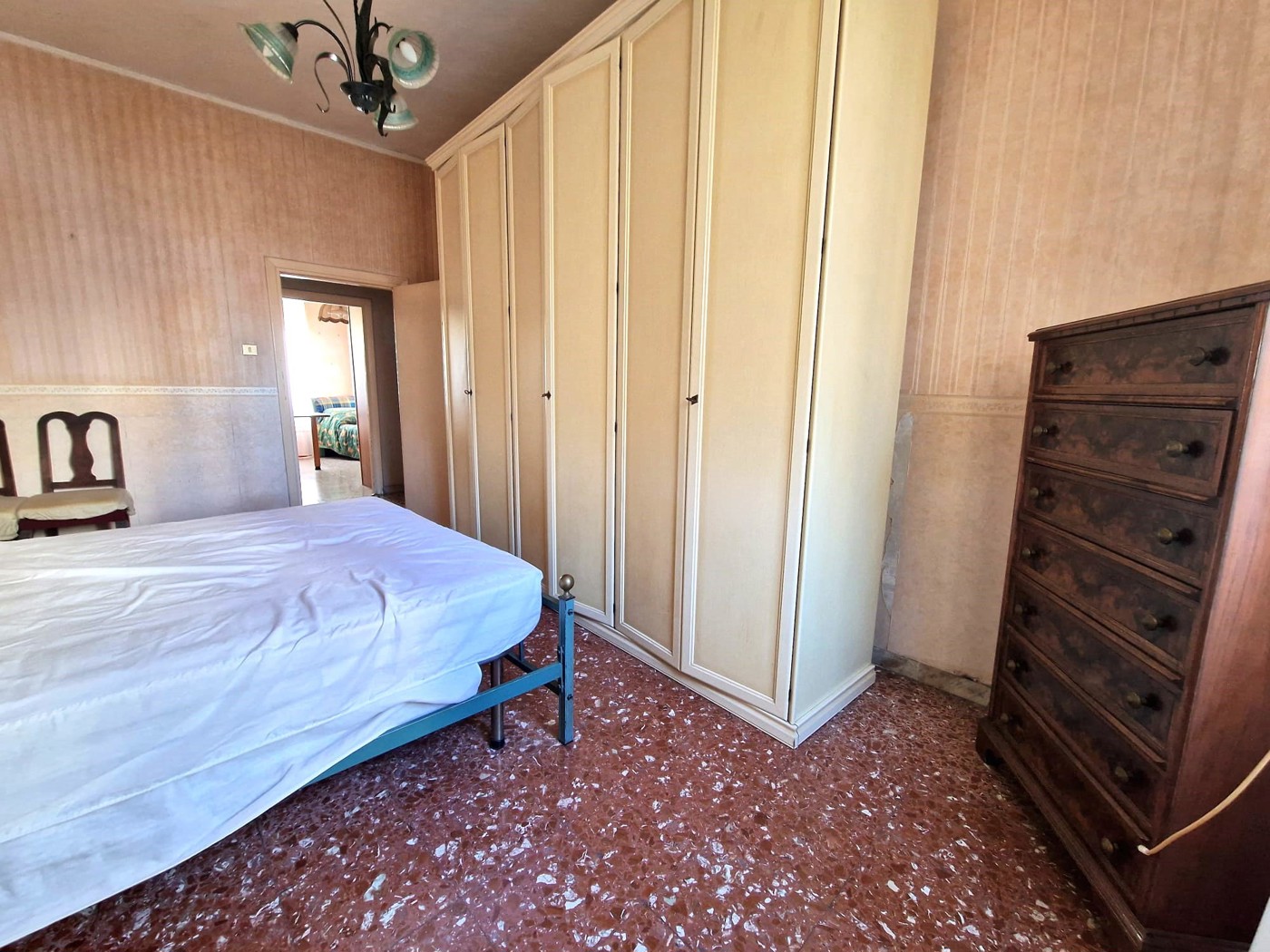 Trilocale con box a Napoli