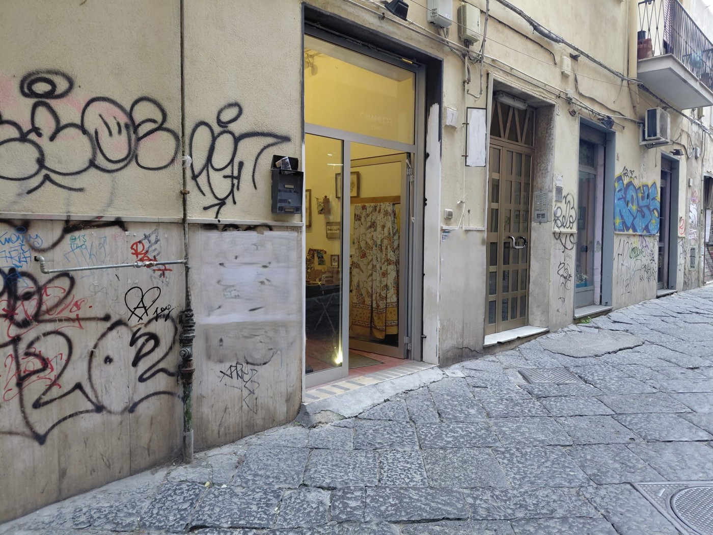 Negozio in vendita a Napoli