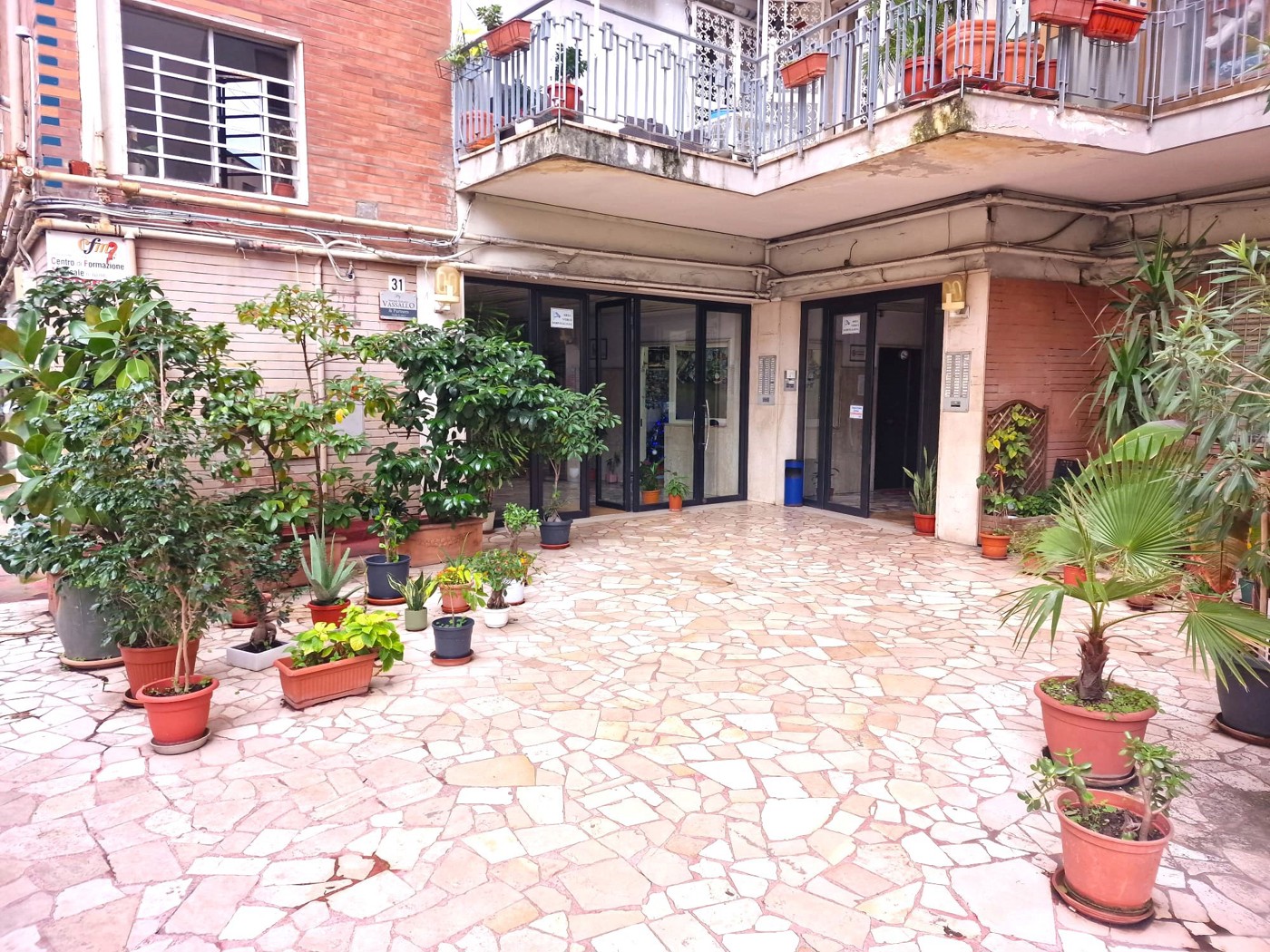 Negozio in affitto a Napoli