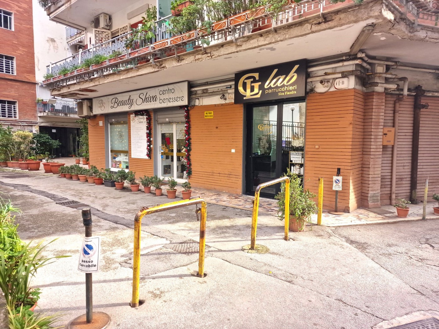 Negozio in affitto a Napoli