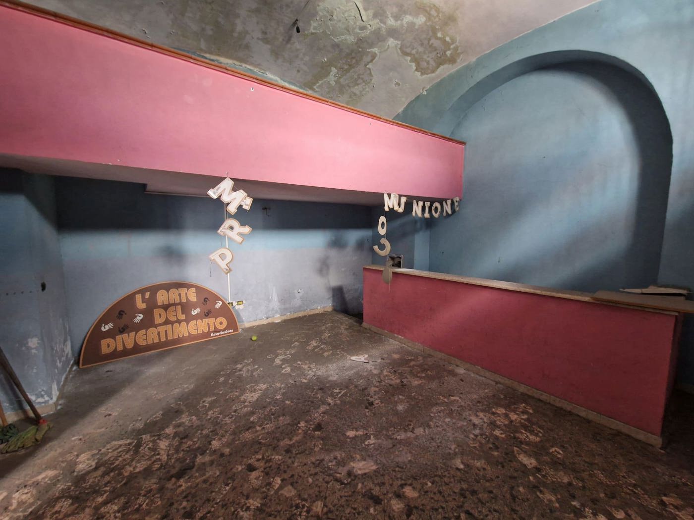 Negozio in vendita a Napoli