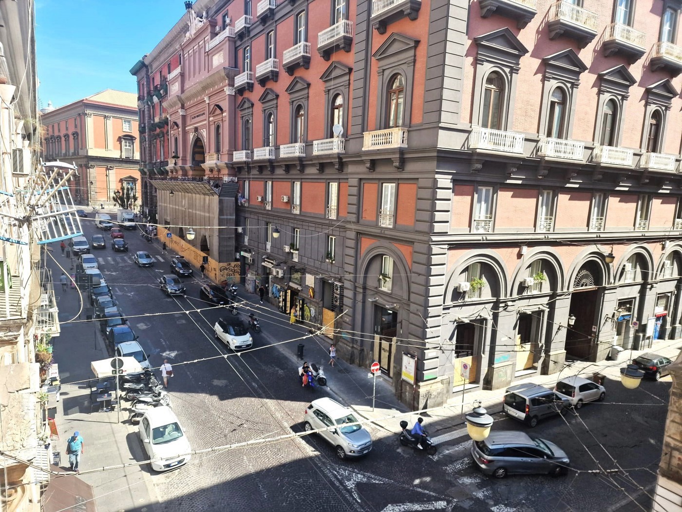 Monolocale arredato in affitto a Napoli