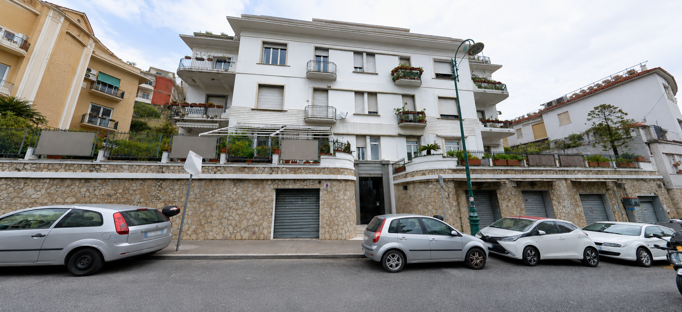Box/Garage 43mq in vendita a Napoli