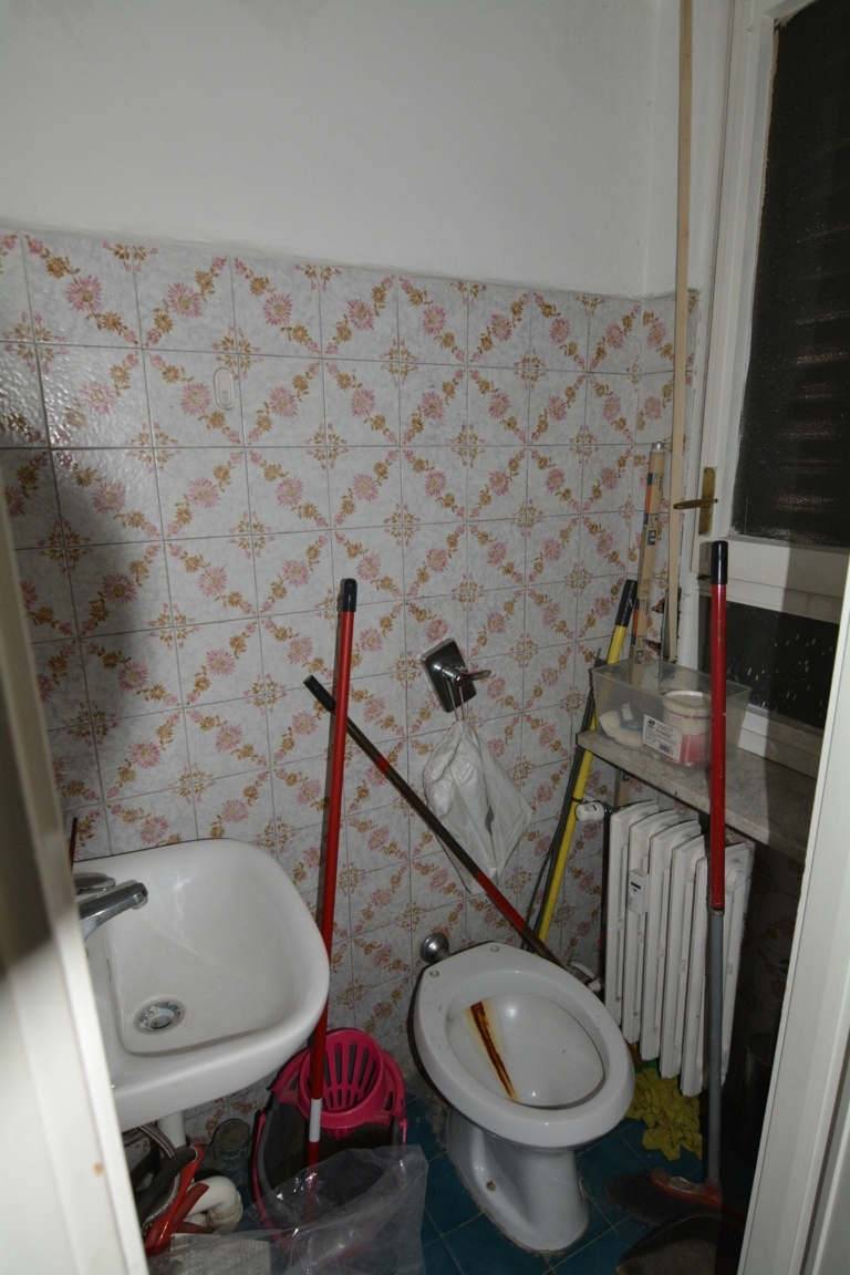 Locale commerciale in affitto a Torino, Nizza Millefonti