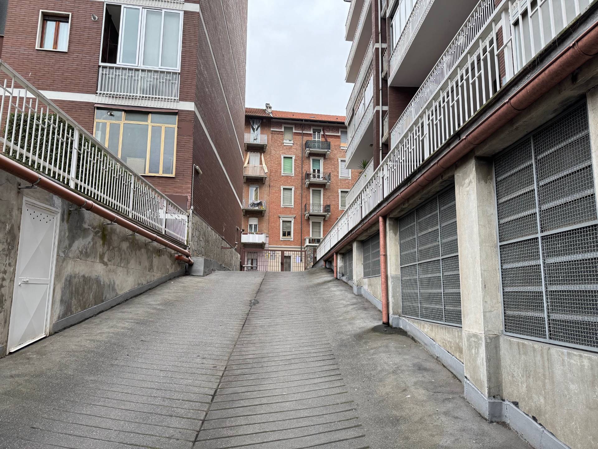 magazzino in vendita a Torino, Nizza Millefonti