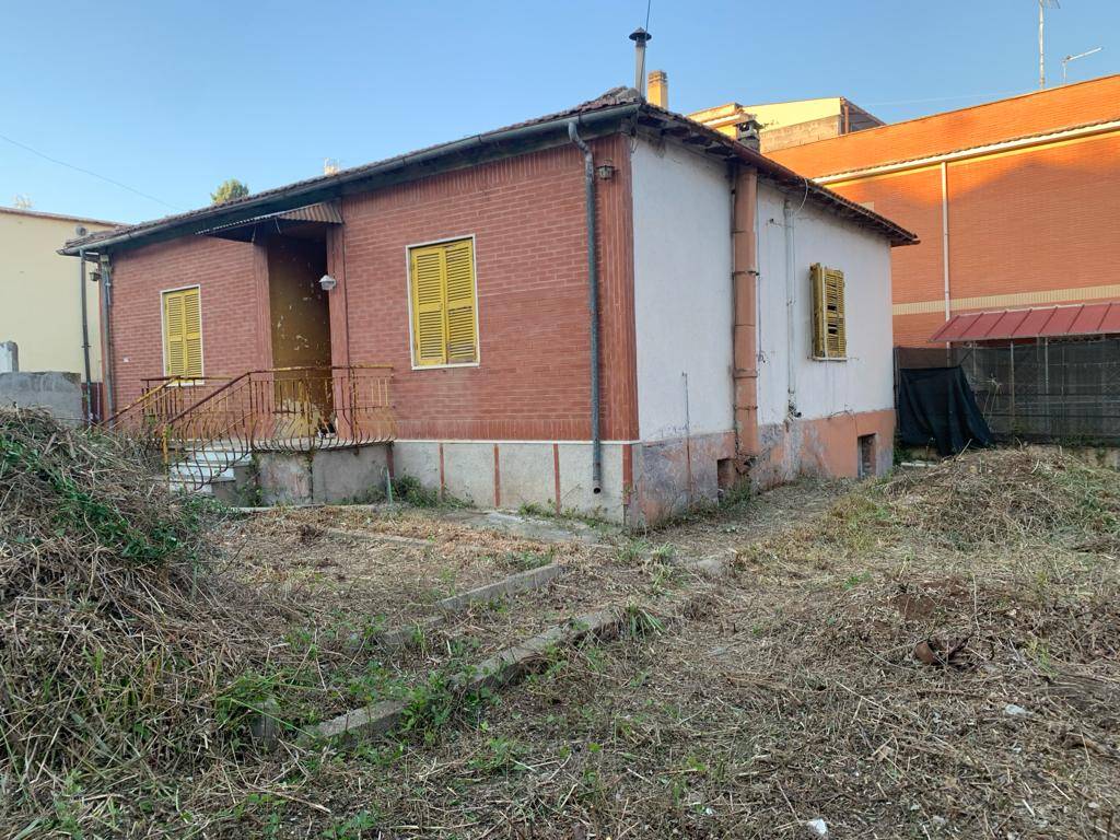 Casa singola in vendita a Guidonia Montecelio, Guidonia