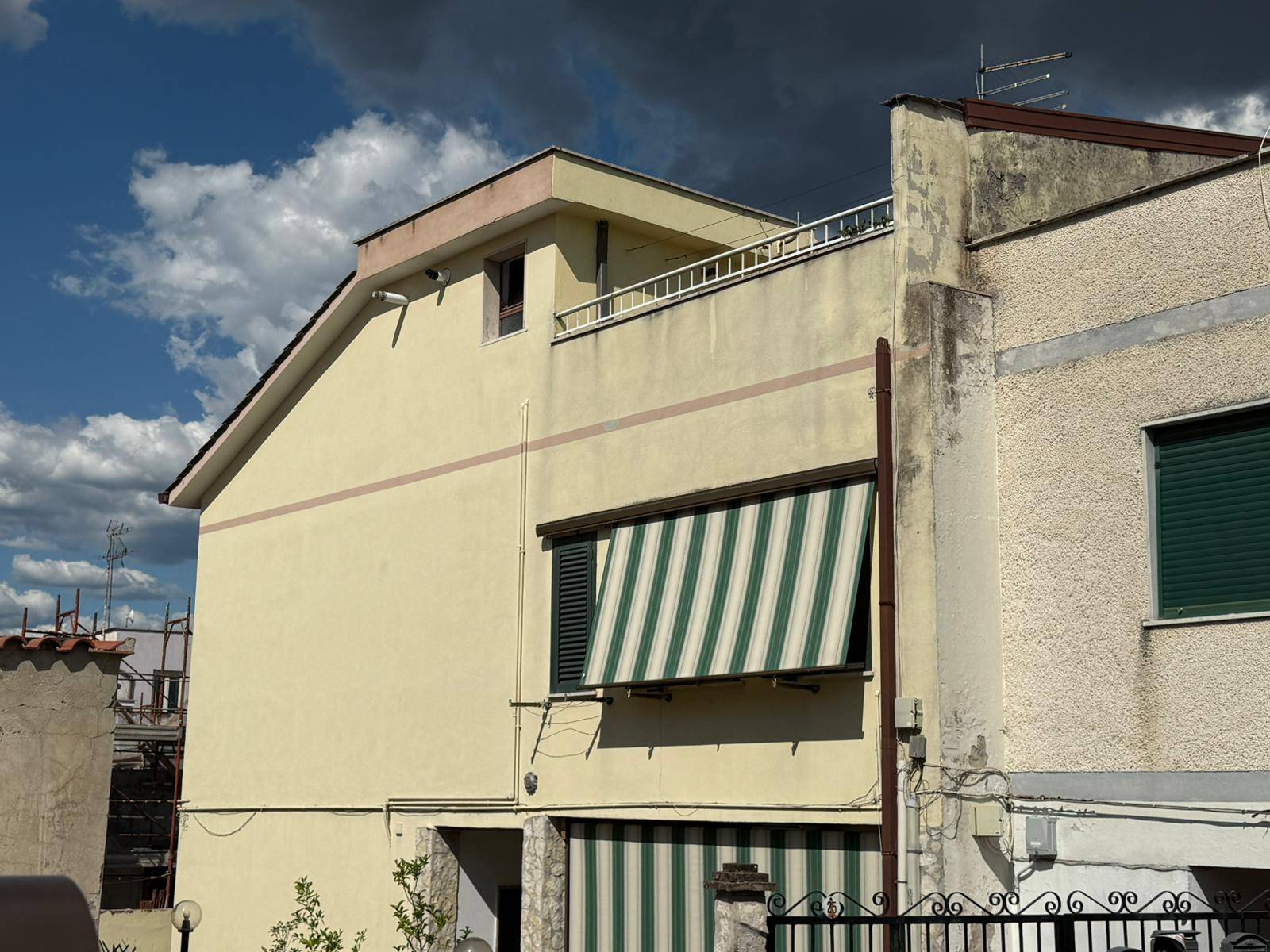 Appartamento in vendita a Guidonia Montecelio, Colle Fiorito