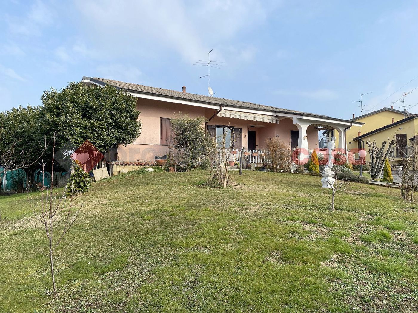Villa con giardino a Arcene