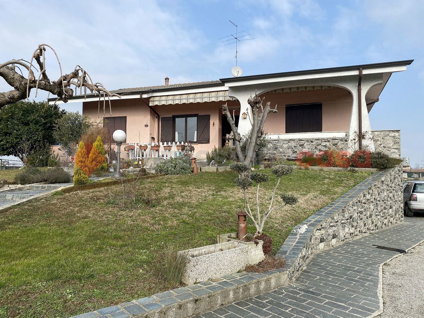 Villa con giardino a Arcene
