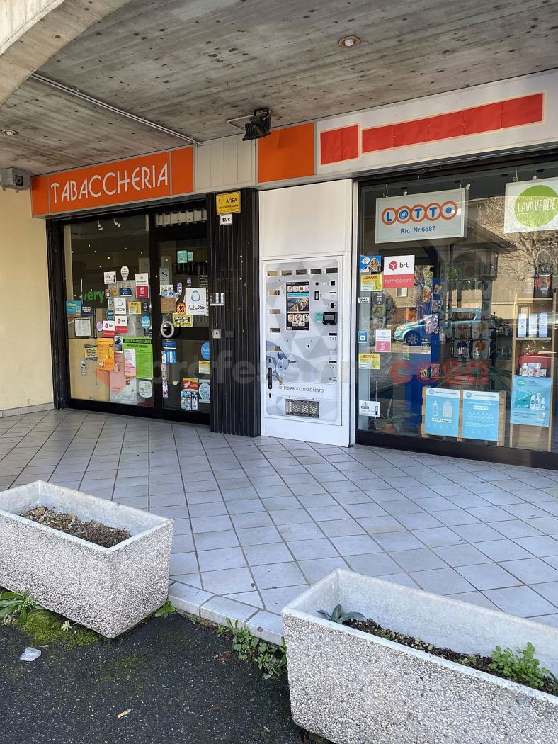 Negozio in vendita a Osio Sotto