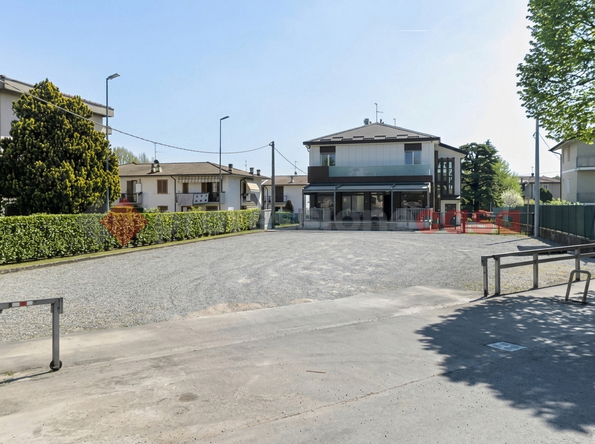 Negozio in affitto a Osio Sotto