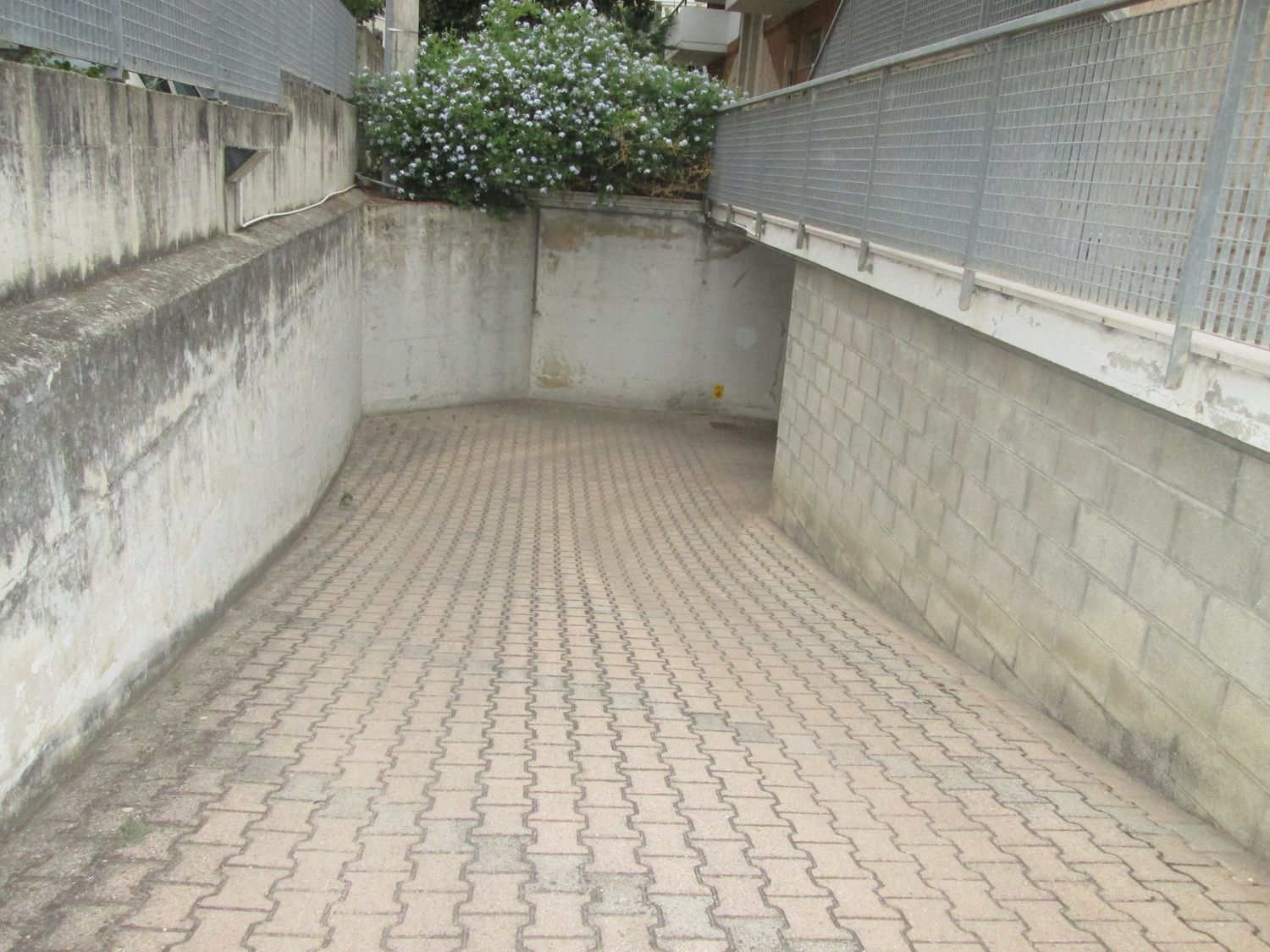 Box/Garage 20mq in vendita in via di sotto 51, Pescara