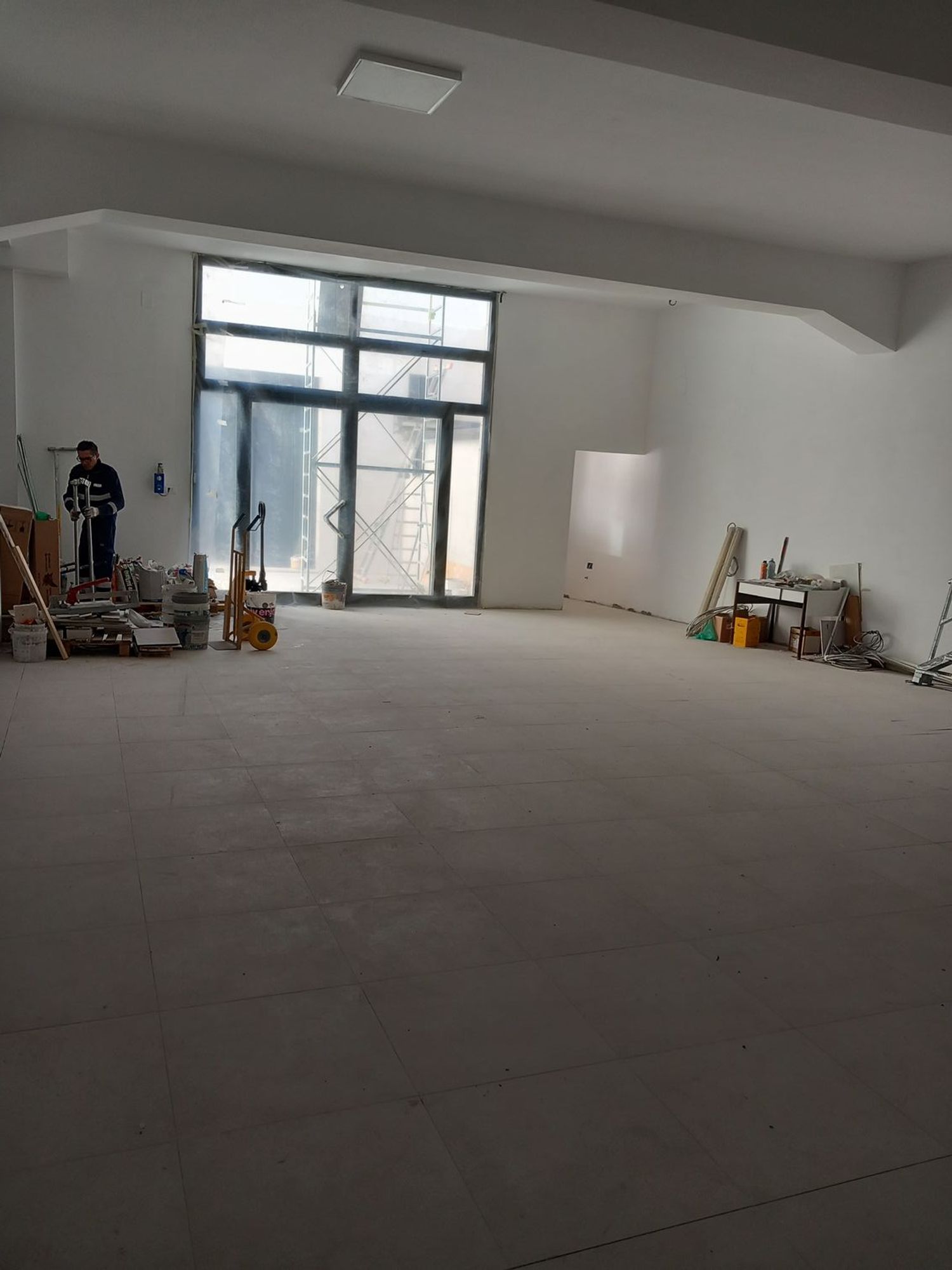 Locale commerciale in affitto in via forti 0, Pescara