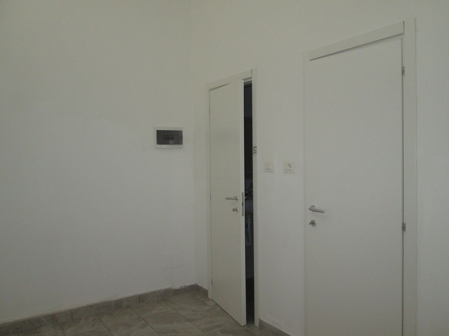 Locale commerciale in affitto in via raffaello sanzio 74, Pescara