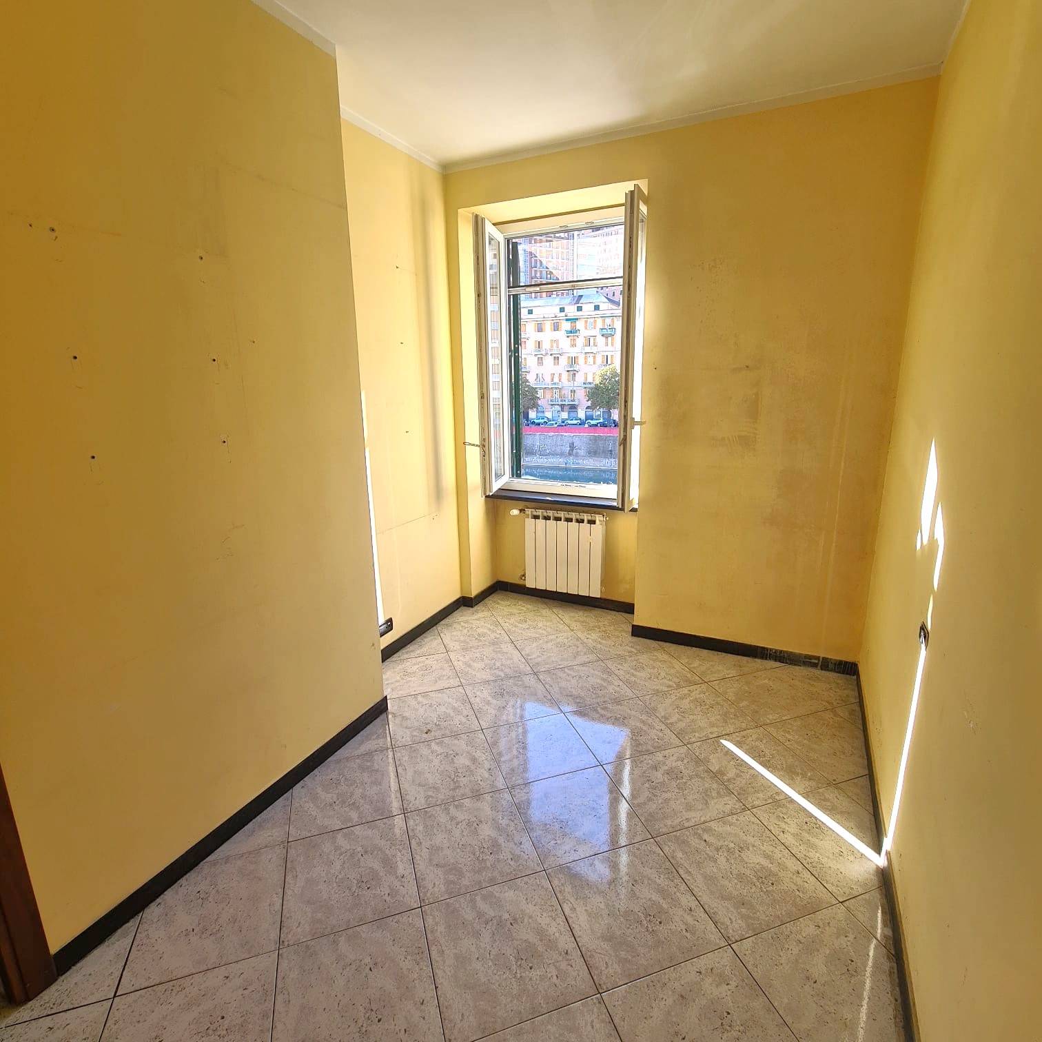 Appartamento in vendita a Genova, Marassi