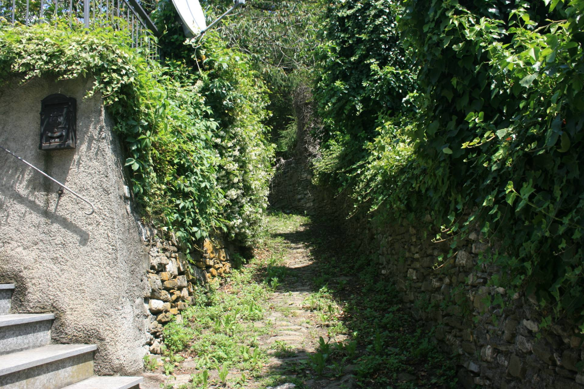 Semindipendente in vendita a Serra Ricc, Pedemonte