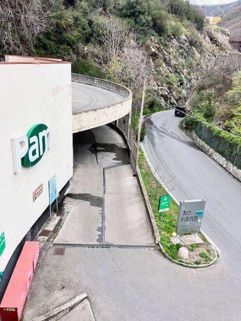 Box in affitto a Genova, Oregina