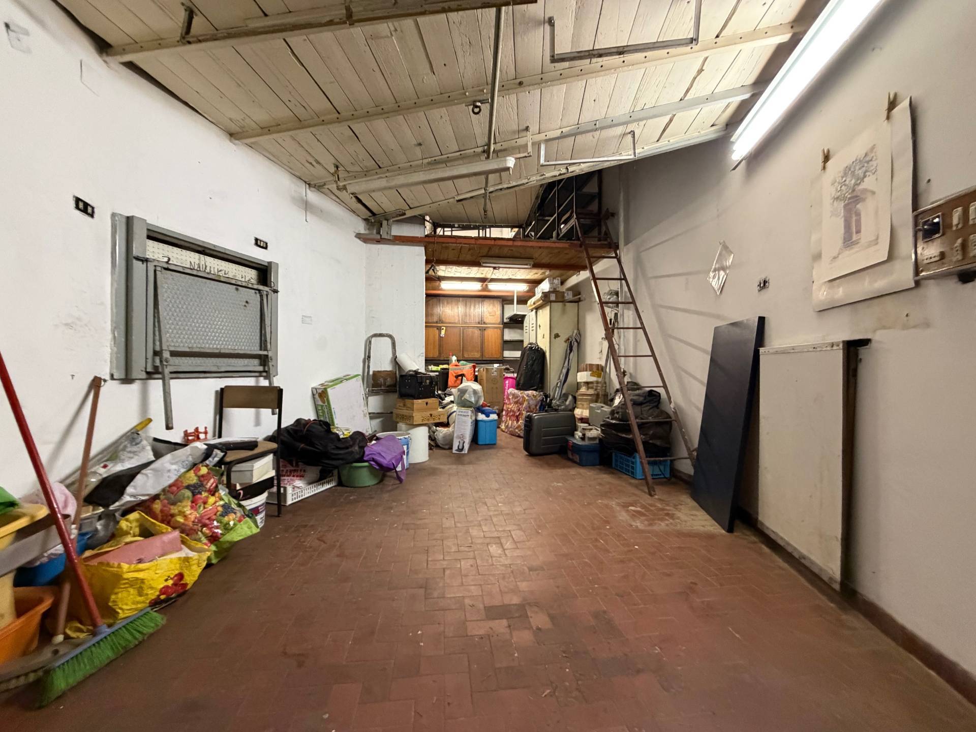 Box in vendita a Genova, Oregina