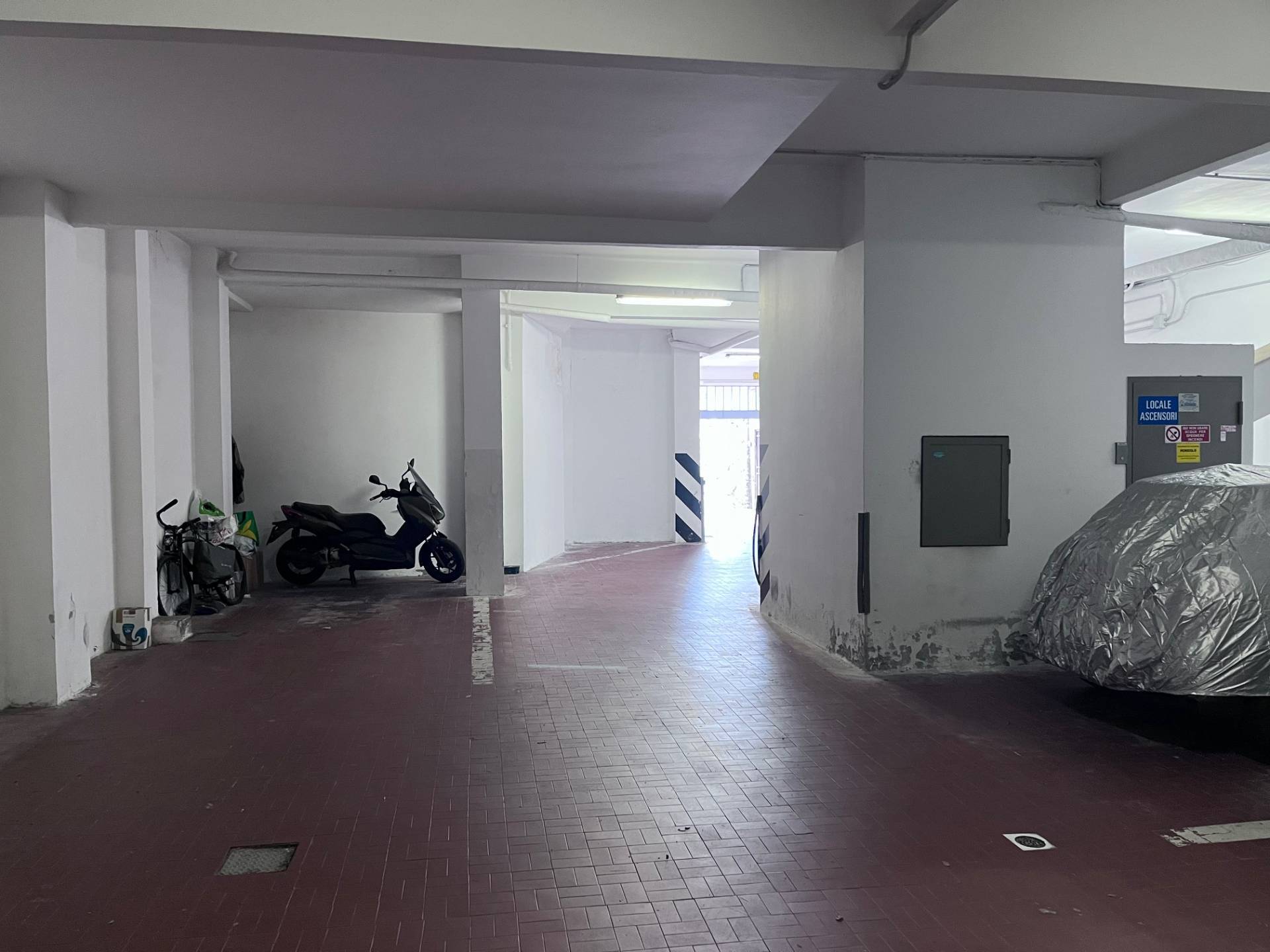 Posto auto in vendita a Genova, Castelletto