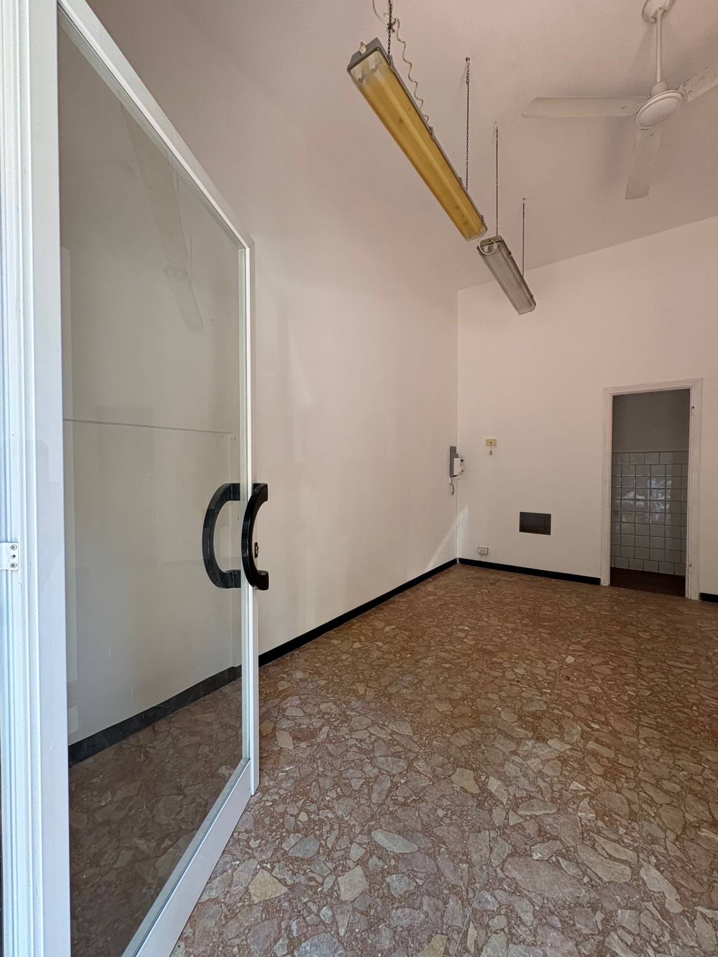 Attivit commerciale in vendita a Genova, Oregina