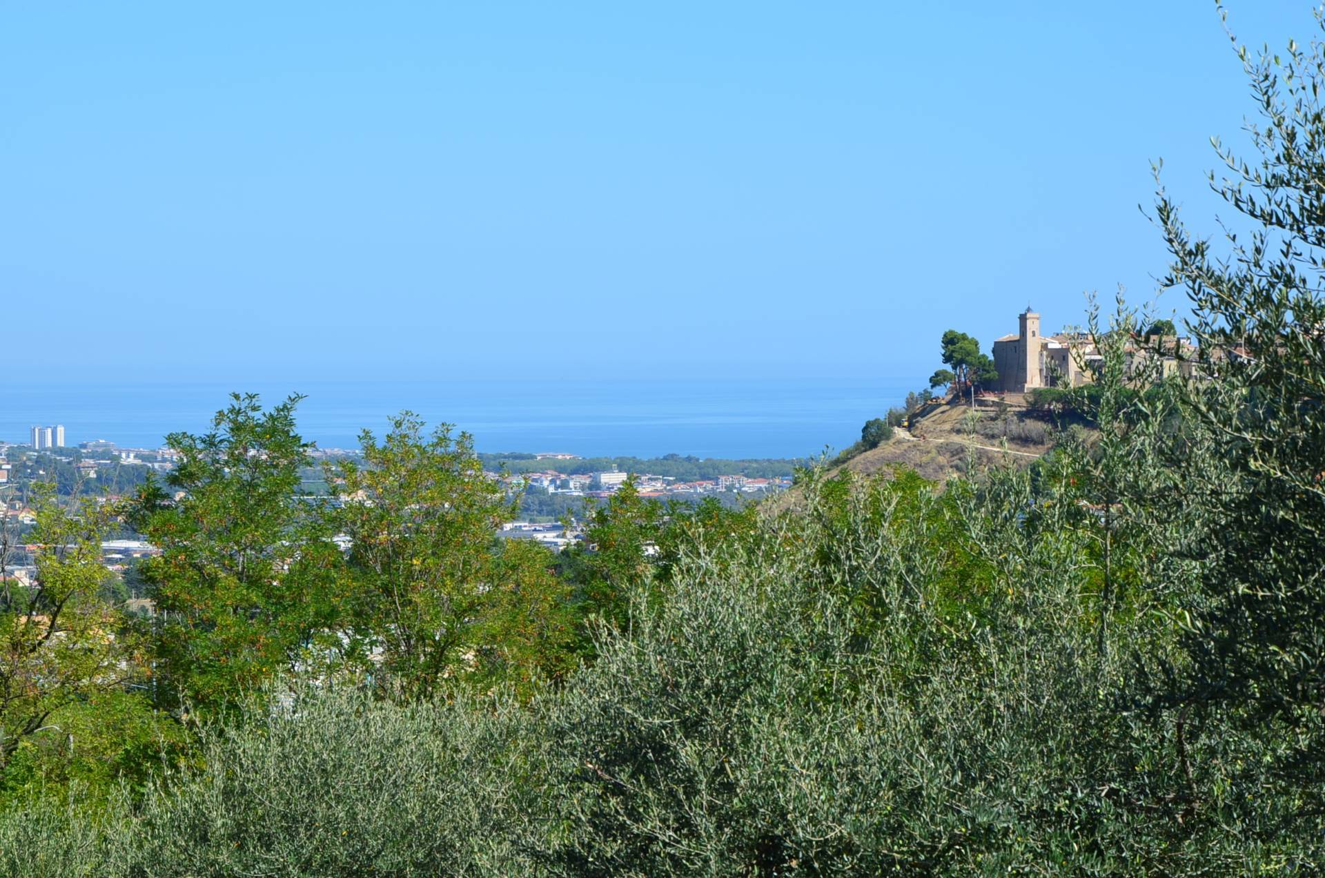 Terreno edificabile in vendita a Montesilvano, Montesilvano colle