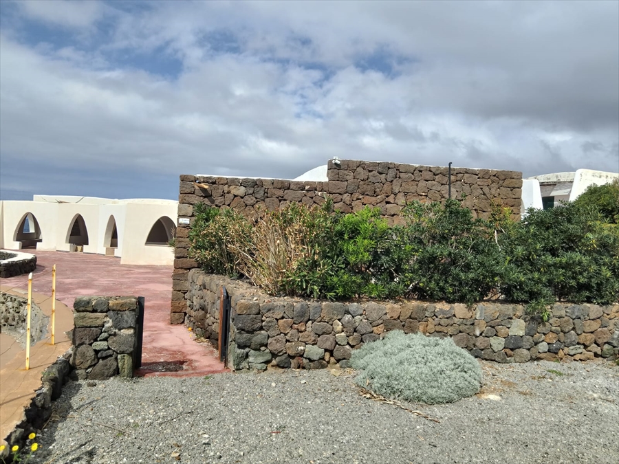 Casa indipendente con giardino in punta tre pietre, Pantelleria