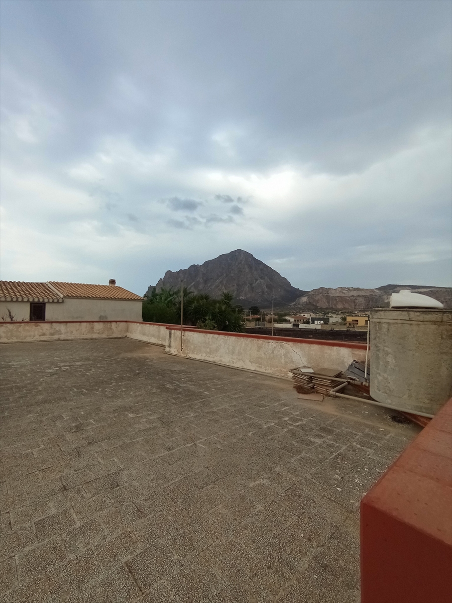 Casa indipendente con giardino, Custonaci cornino