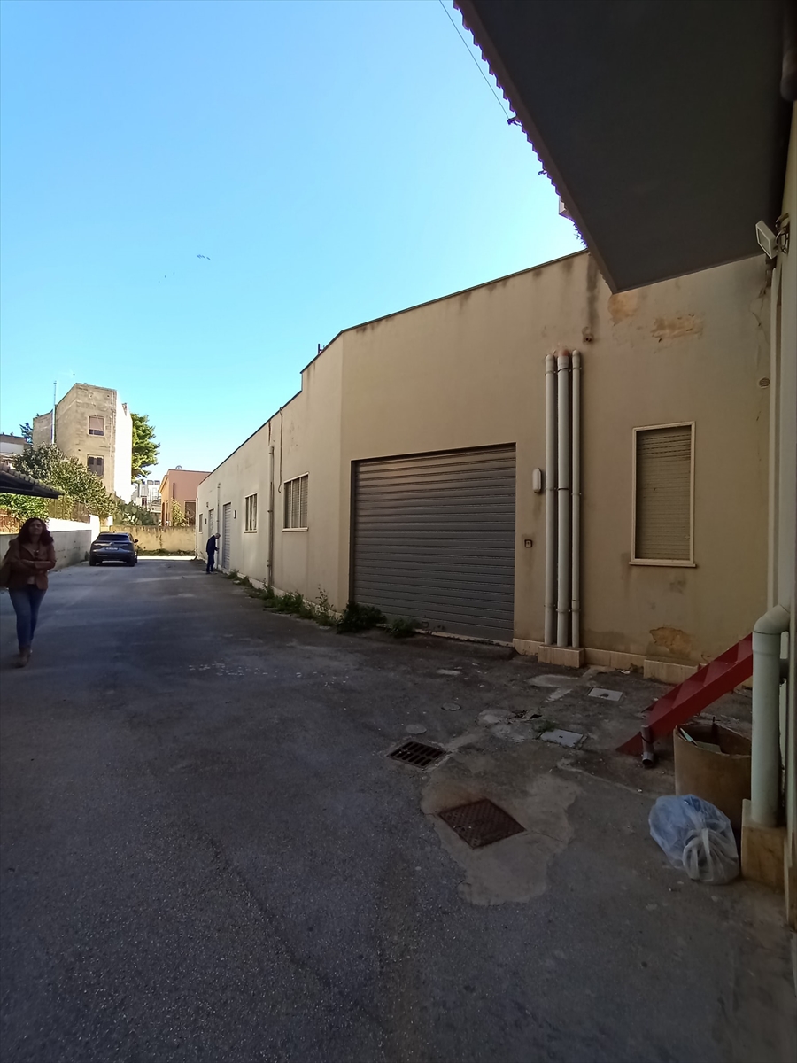 Locale commerciale con box in via san francesco d'assisi, Paceco