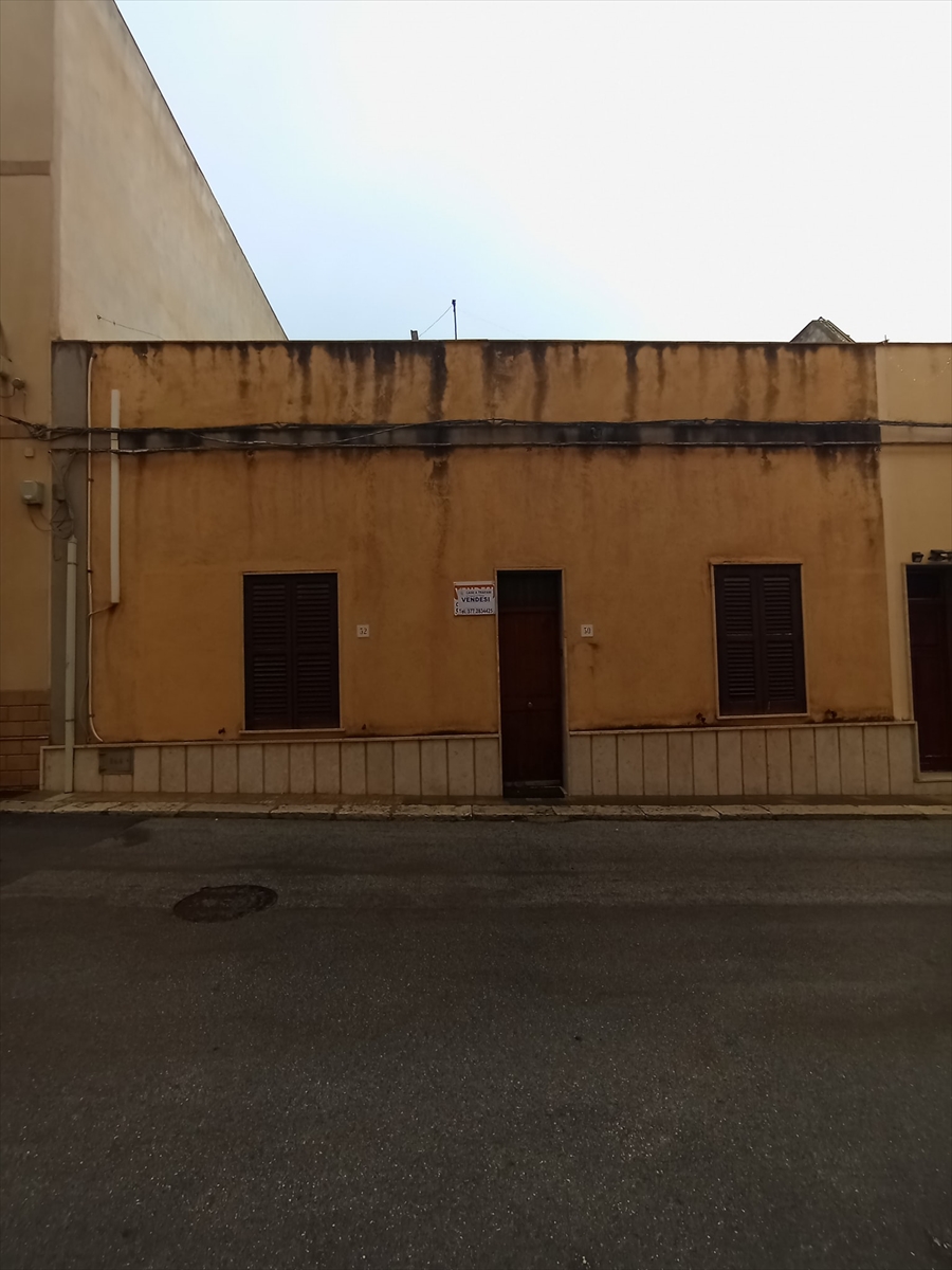 Casa indipendente con giardino in via principe umberto, Erice