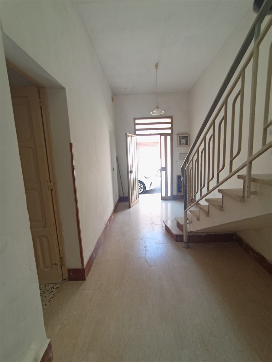 Casa indipendente con box in via dell'assunta, Erice