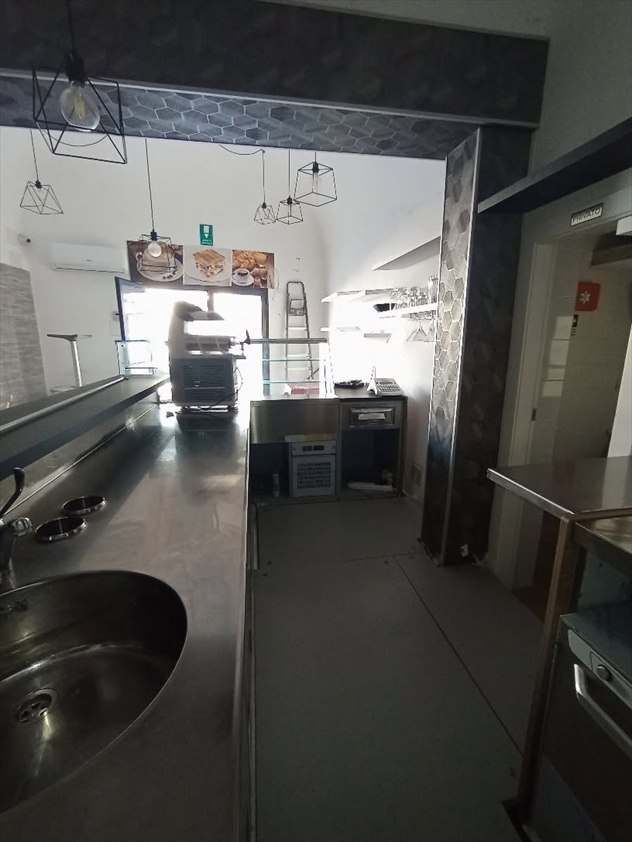 Attivit� commerciale in affitto/gestione in via orti, Trapani