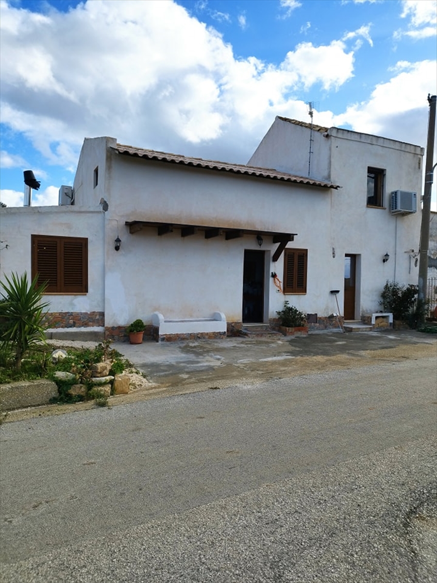 Casa indipendente con giardino, Buseto Palizzolo blandano
