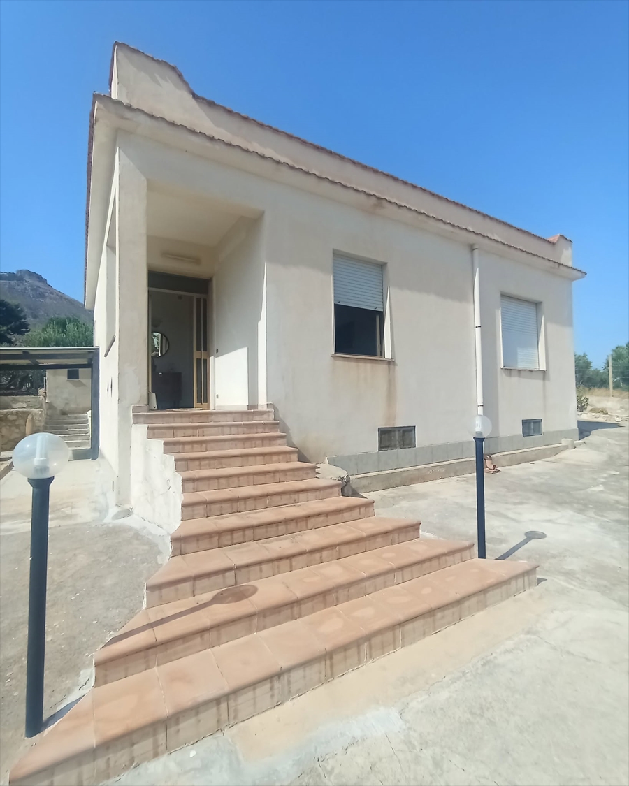 Casa indipendente con giardino, Erice pegno