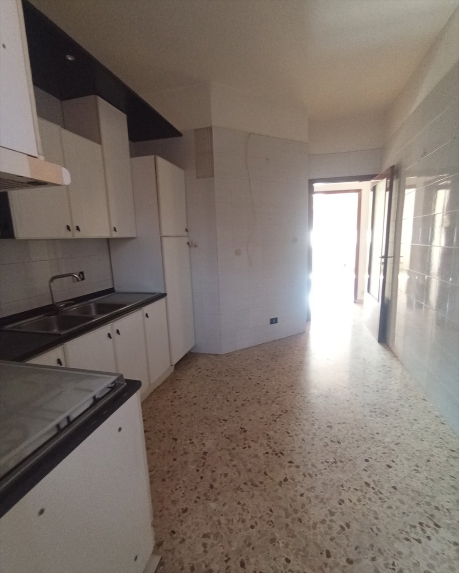 Trilocale con box, Erice casa santa