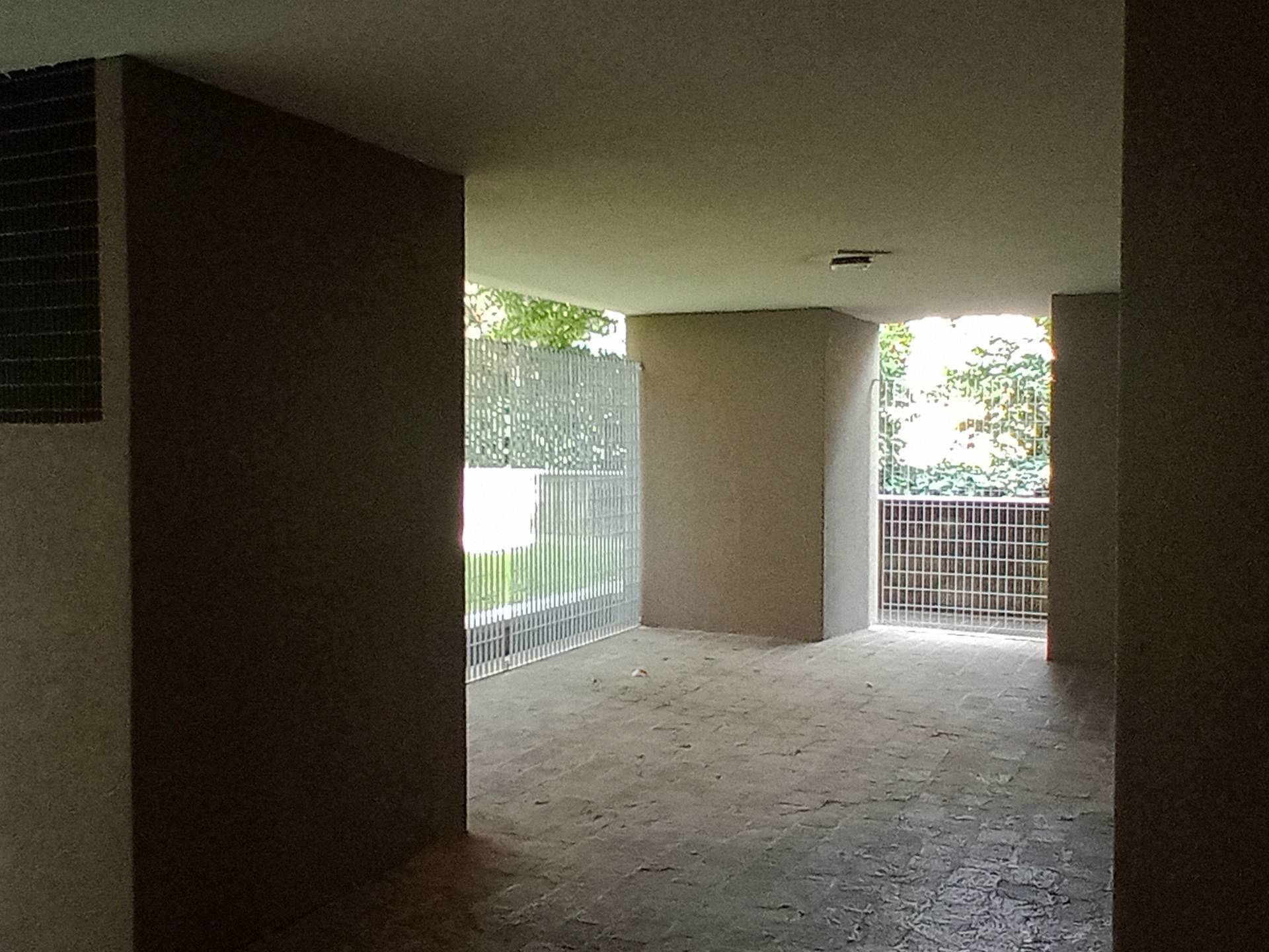 Magazzino in vendita a Bologna, Mazzini