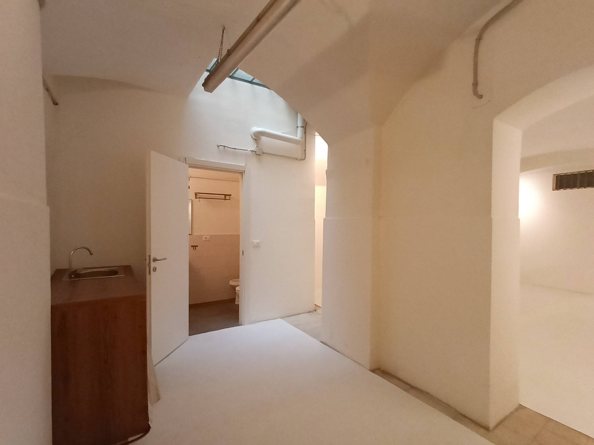 Magazzino in vendita a Bologna, Centro storico