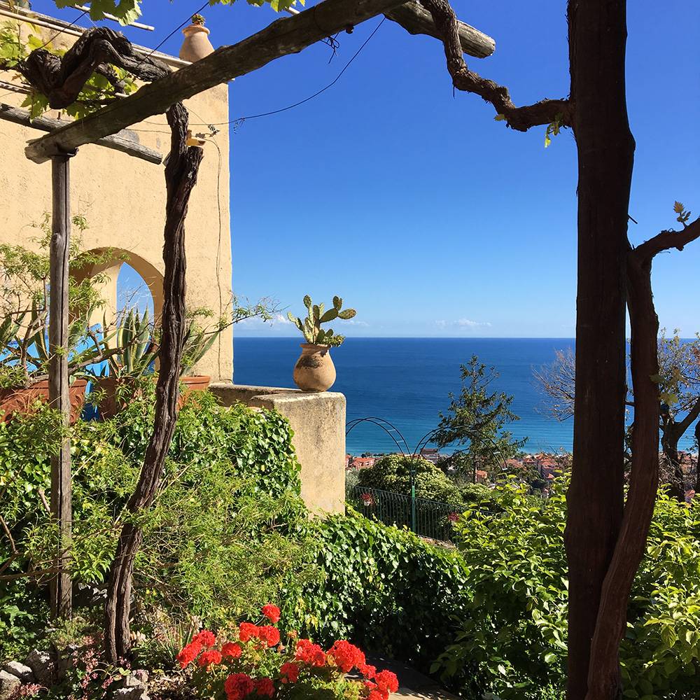 BOX/POSTO AUTO in vendita a Finale Ligure, Finalborgo