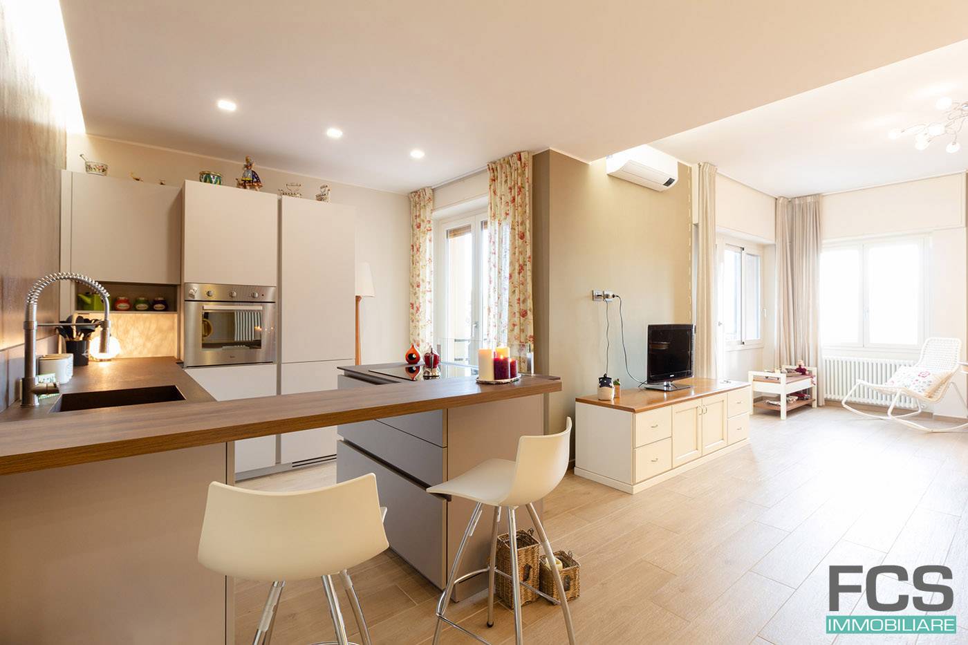 Appartamento in vendita a Finale Ligure, Finale Marina