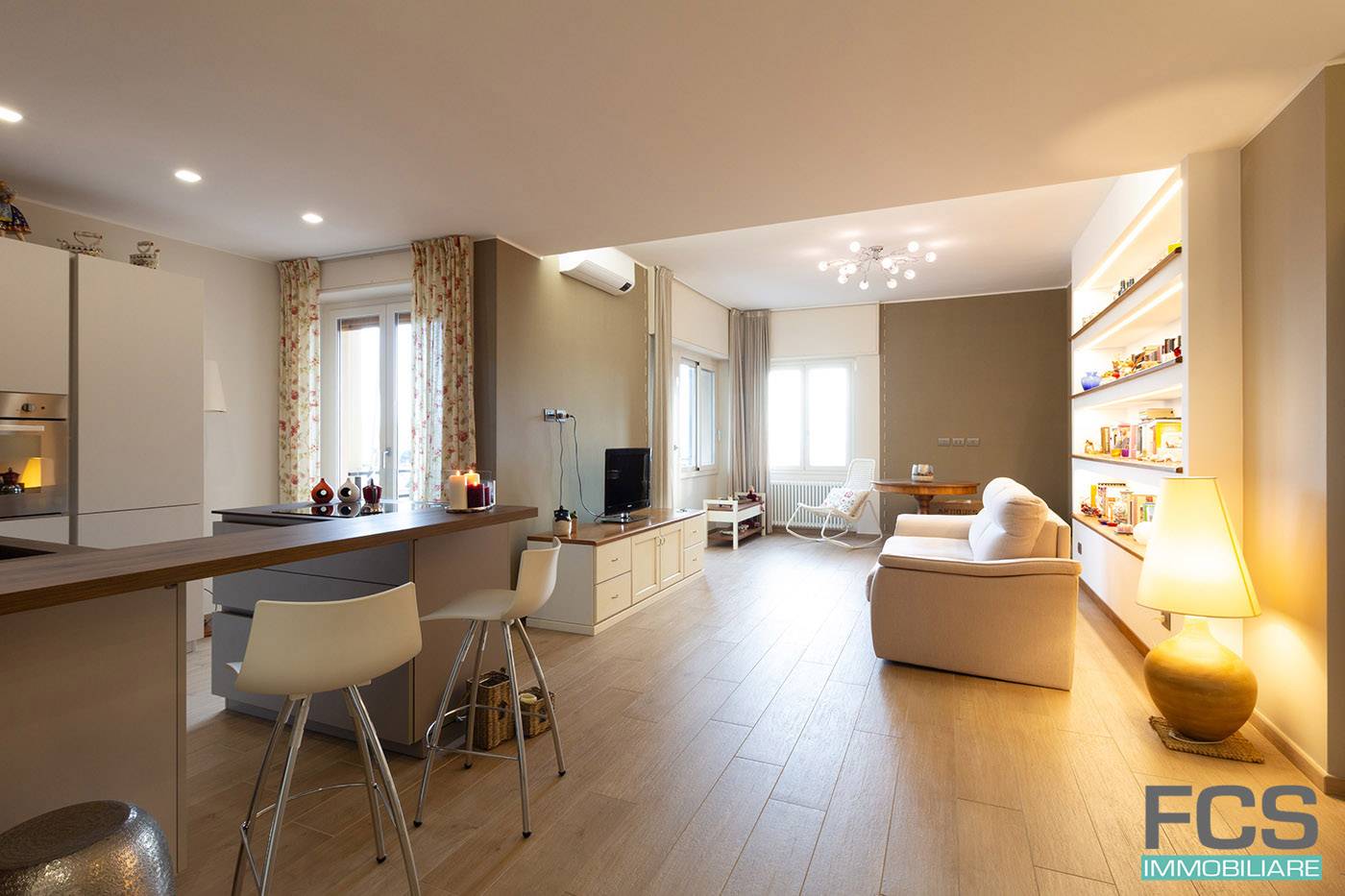 Appartamento in vendita a Finale Ligure, Finale Marina