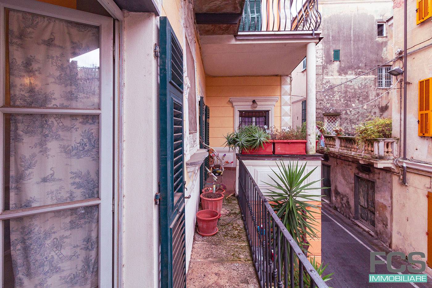 Appartamento in vendita a Finale Ligure, Finalborgo