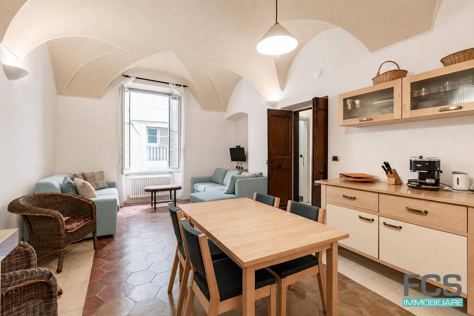 Appartamento in vendita a Finale Ligure, Finalborgo