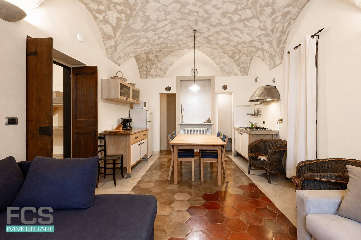 Appartamento in vendita a Finale Ligure, Finalborgo