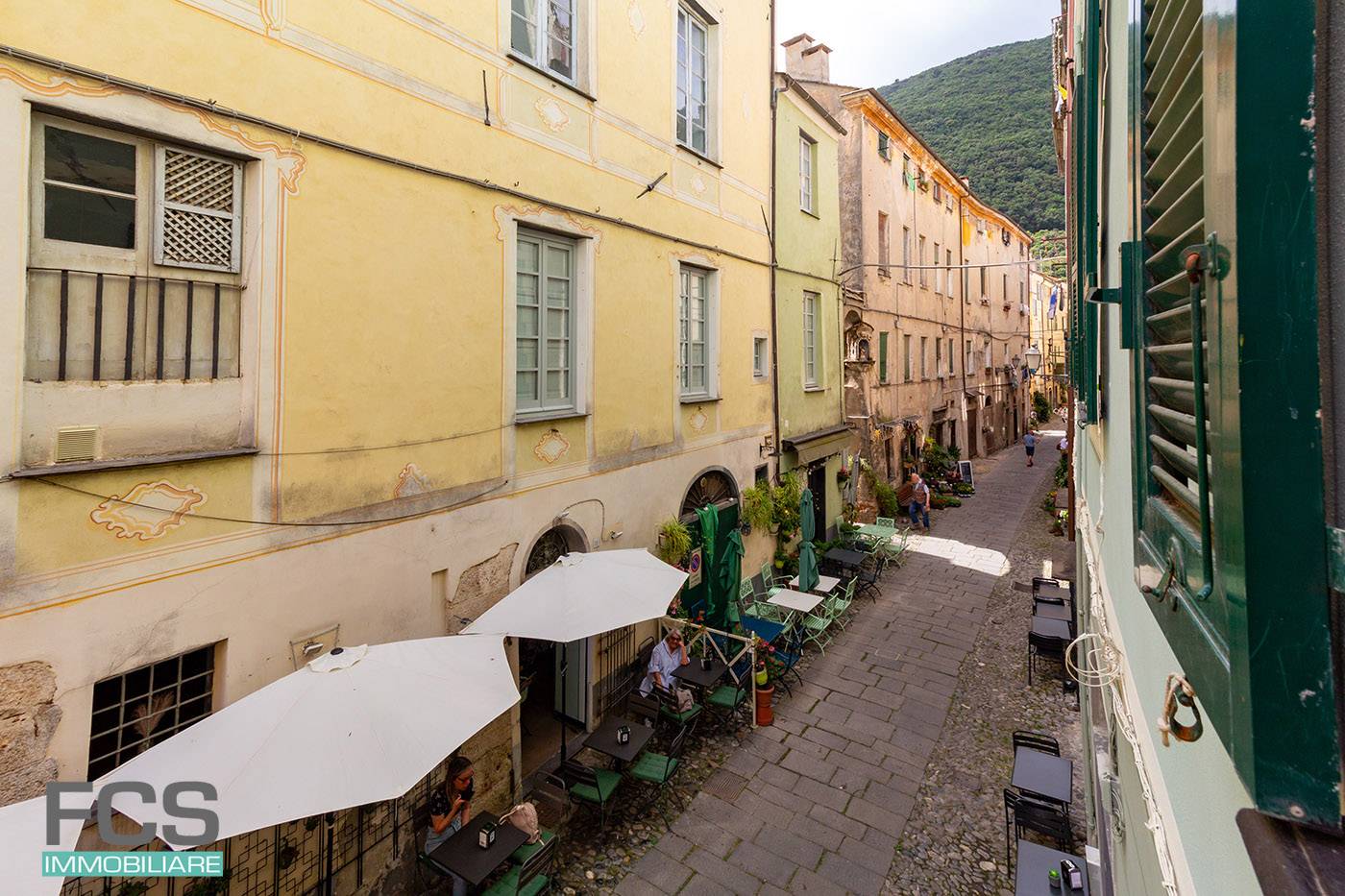 Appartamento in vendita a Finale Ligure, Finalborgo