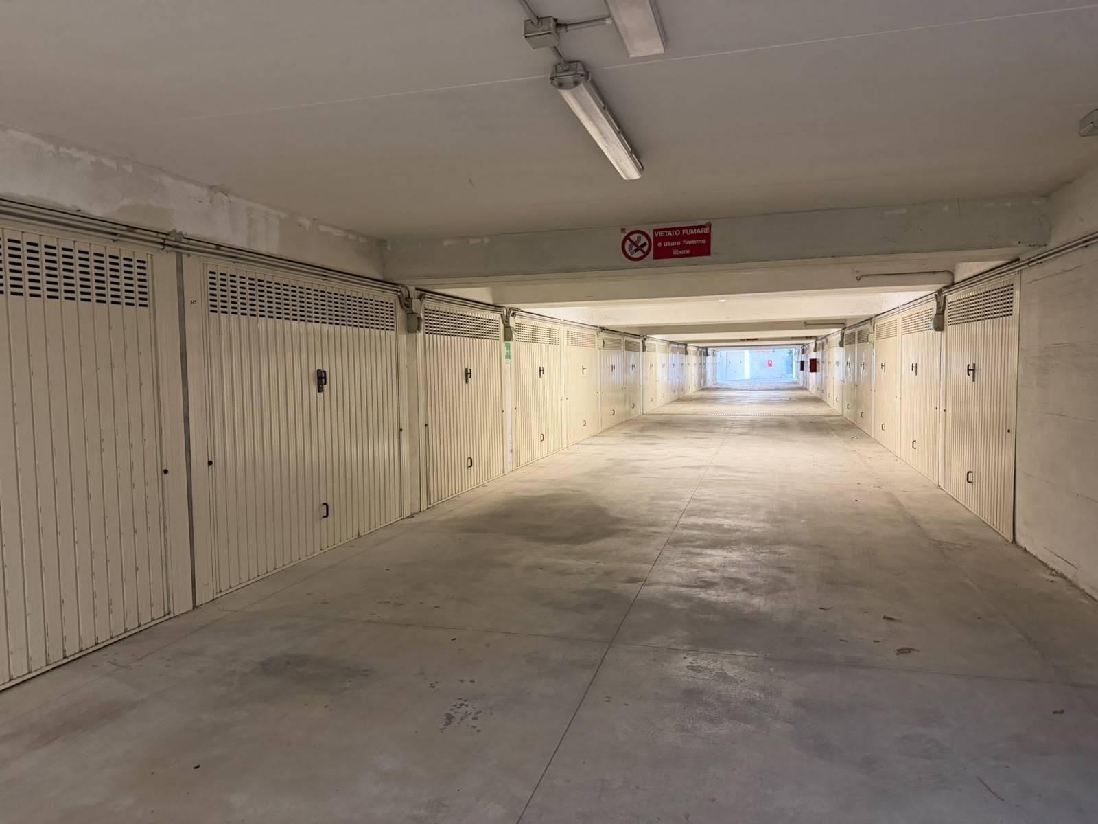 Box o garage in vendita a Finale Ligure, Finale Marina