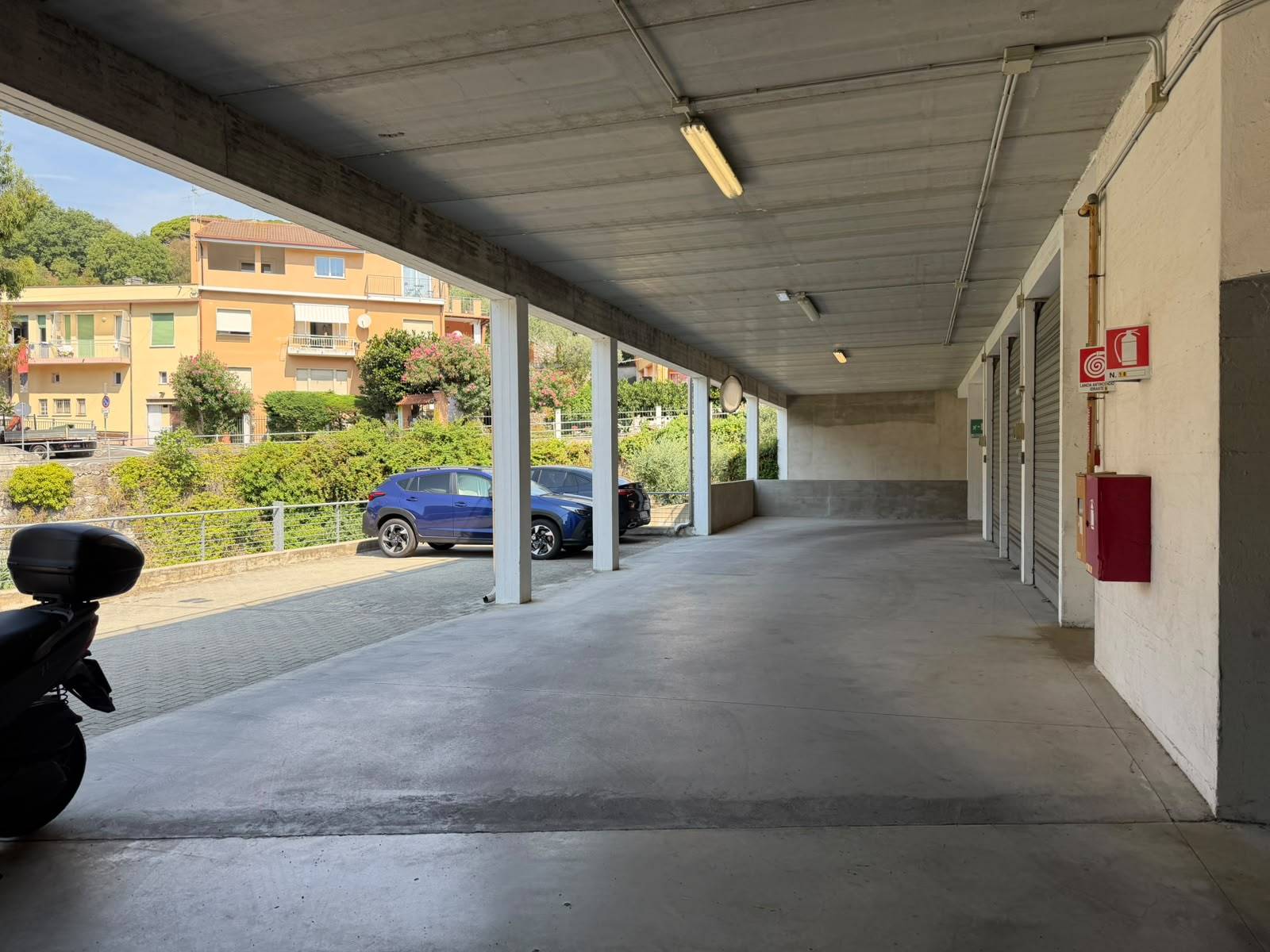 Box o garage in vendita a Finale Ligure