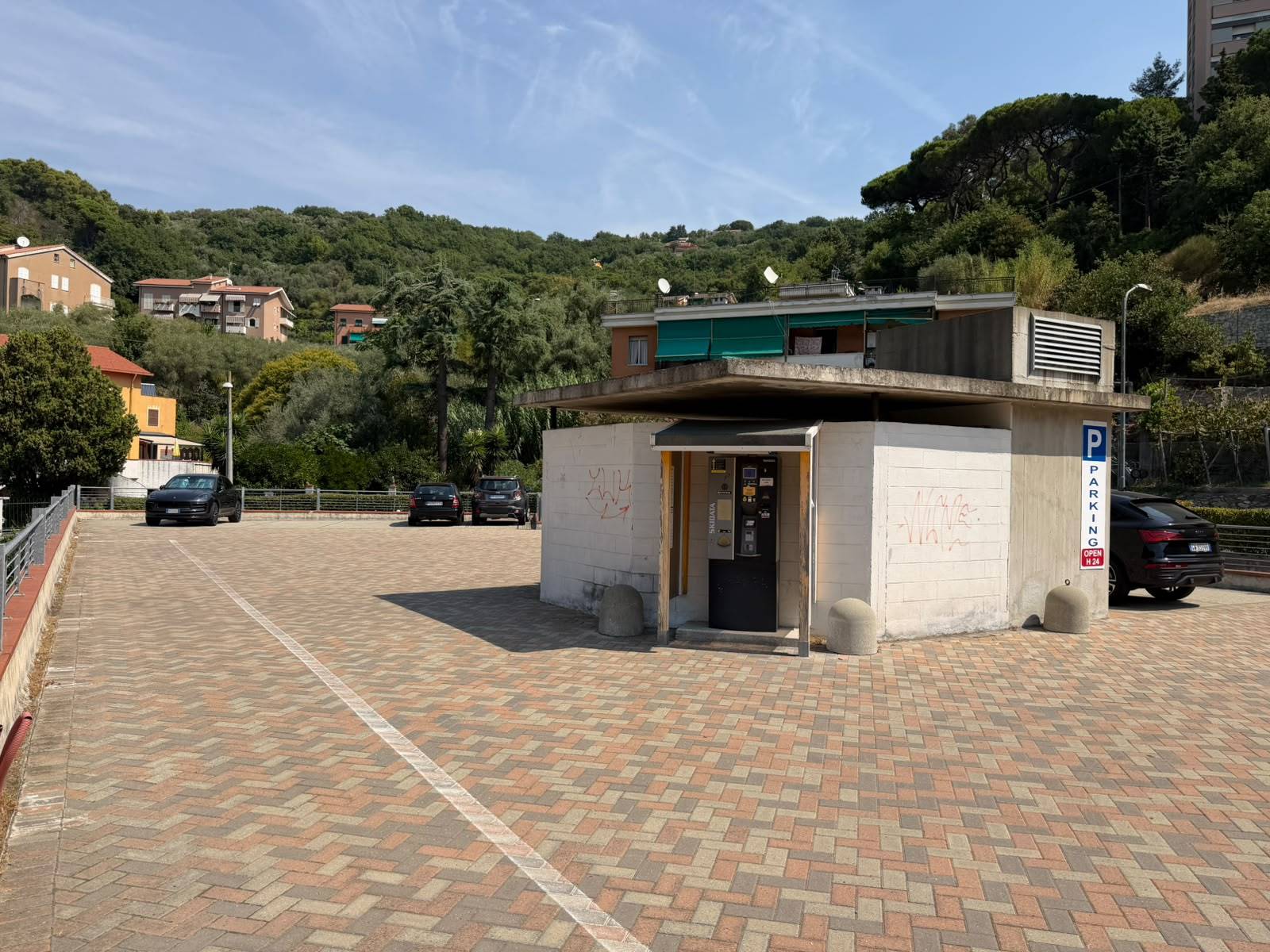 Posto auto scoperto in vendita a Finale Ligure, Finale Marina