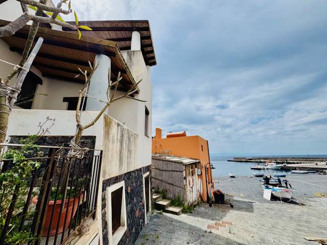 Casa Indipendente in vendita a Leni, Rinella