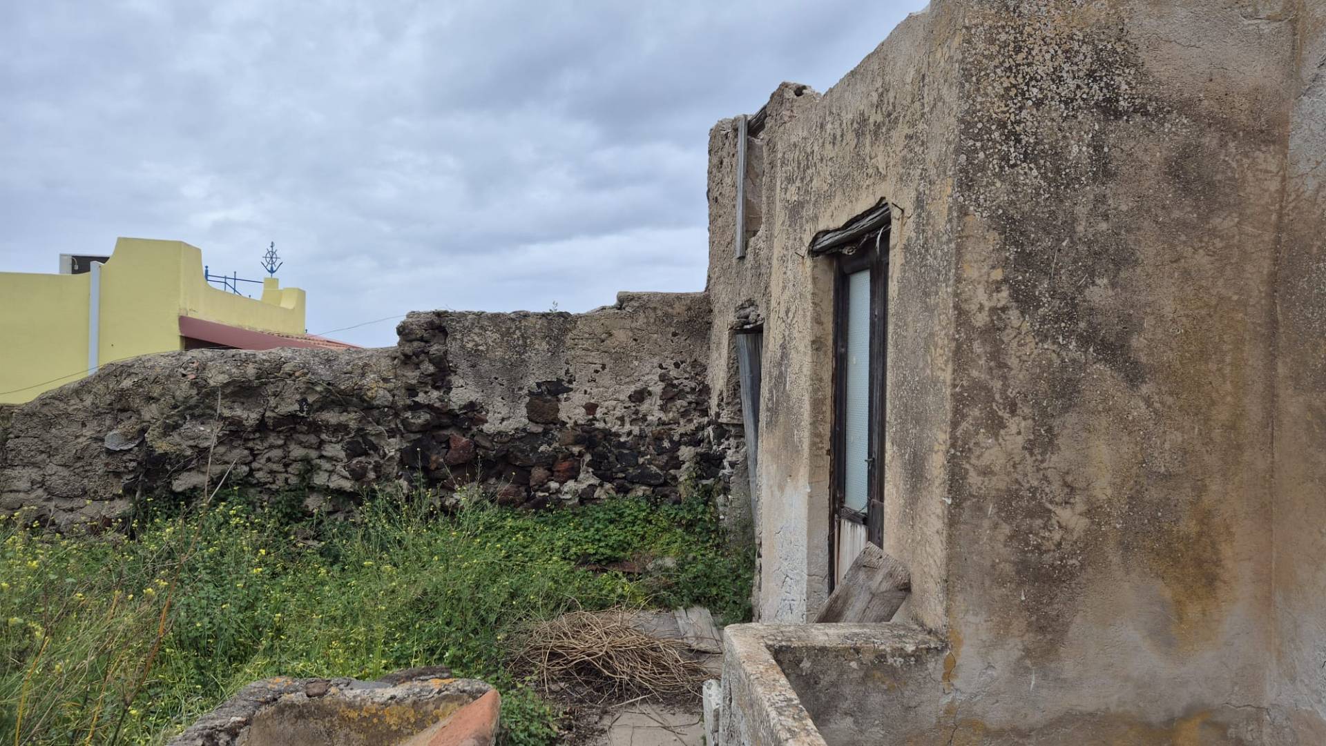 Rudere in vendita a Lipari, Quattropani