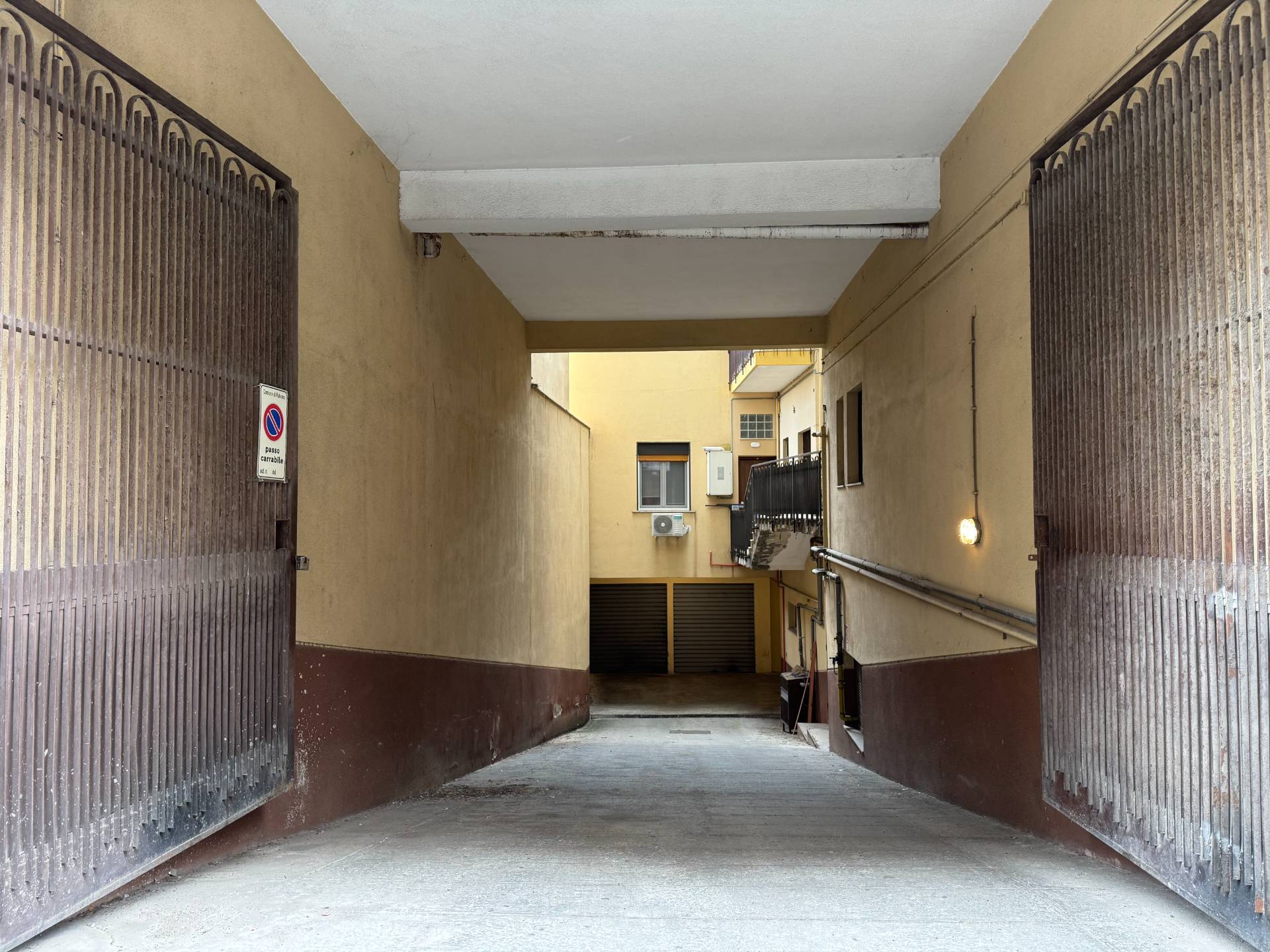 Box o garage in vendita a Palermo, P.zza G.le Euclide Turba - Corso P. Pisani