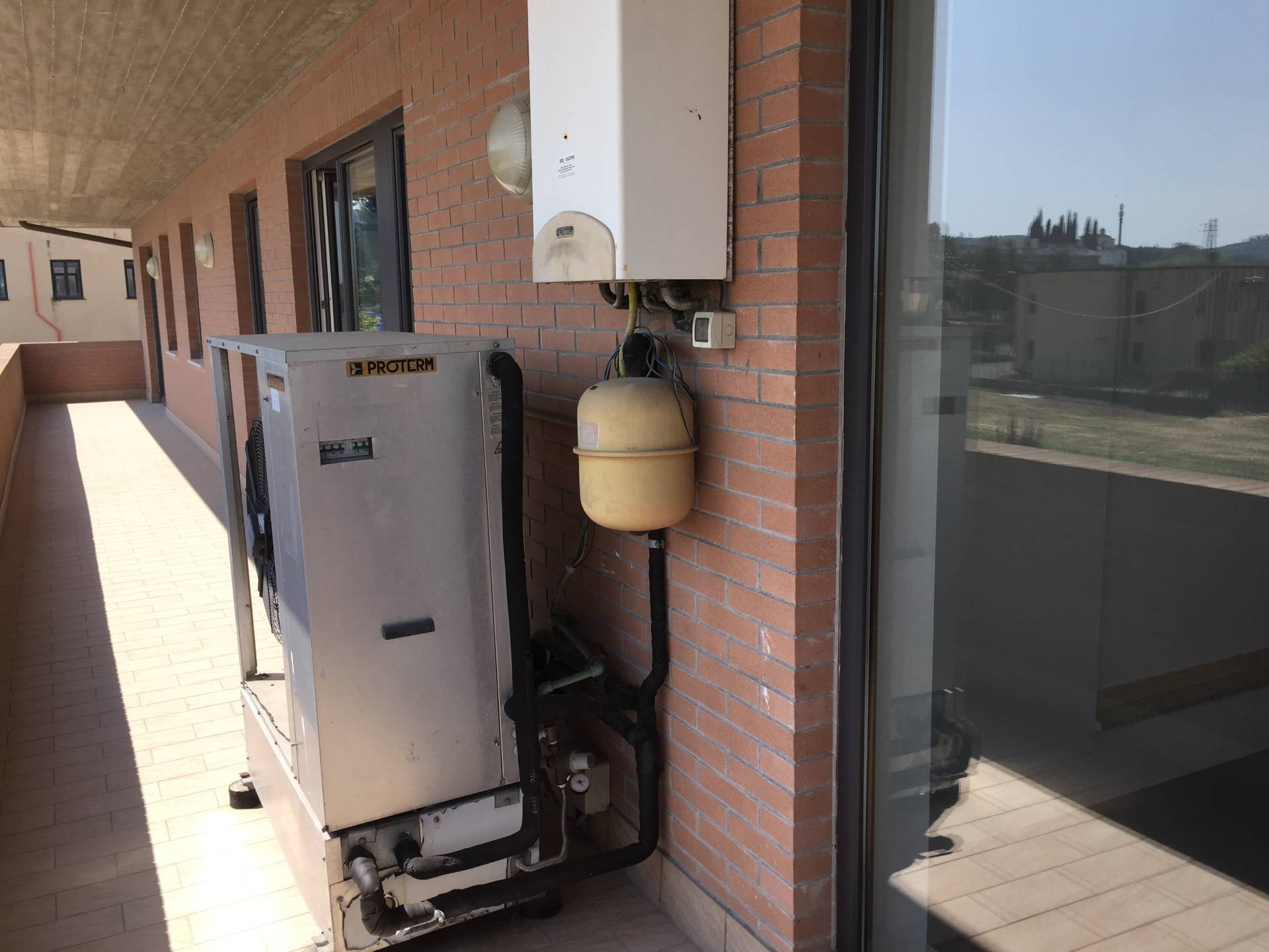 Fondo Artigianale in affitto a San Miniato